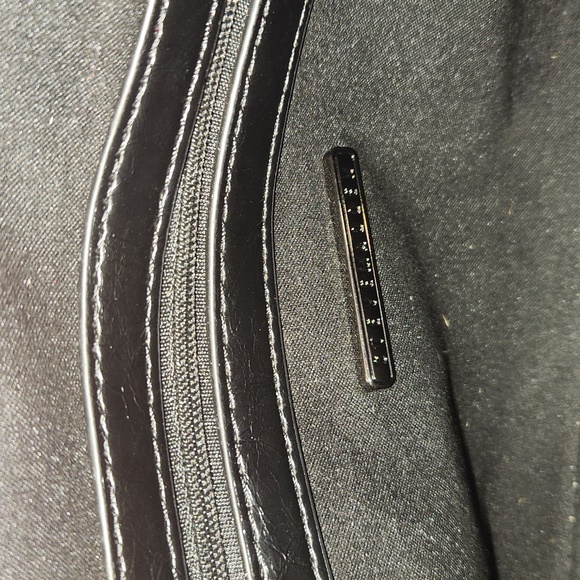 Steve Madden Elegant Black Handbag - Picture 5 of 10